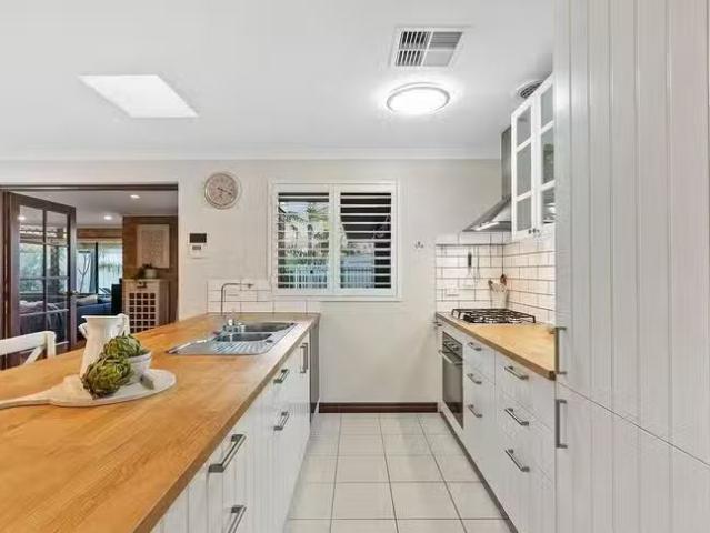 Nice 20 Sandon Elbow, Merriwa, WA 6030