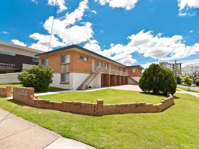 Cheap 2/14 Hall Street, Chermside, QLD 4032