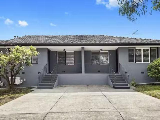 Cheap 2/14 Hampton Road, Essendon West, VIC 3040
