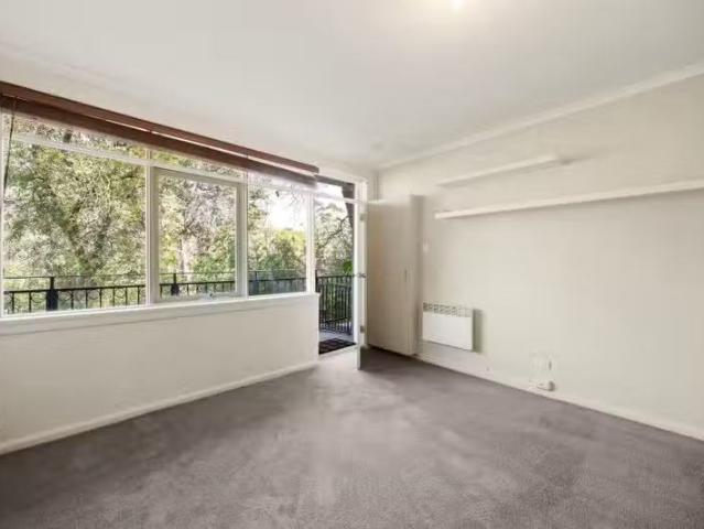 Charming 2/14 Yarraford Avenue, Alphington VIC 3078