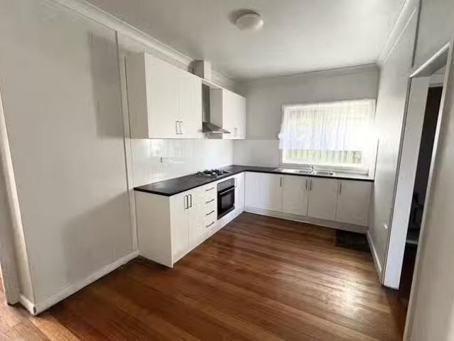 Cheap 215 Main Road West, St Albans, VIC 3021