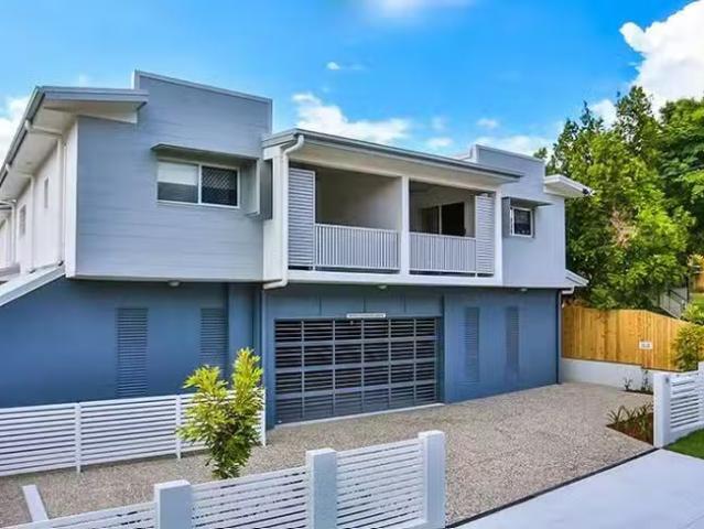Unique 2/15 Mott Street, Gaythorne, QLD 4051