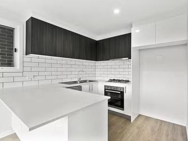 For Rent! 2/15 17 Brae Road, Albion Park, NSW 2527