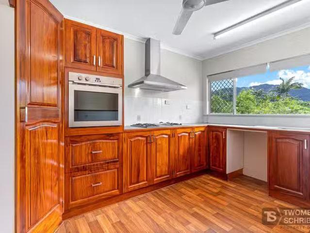 Charming 2/179 Toogood Road, Bayview Heights, QLD 4868