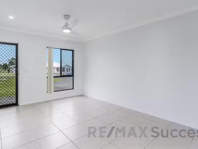 New 2/18 Aquila Drive, Meringandan West, QLD 4352