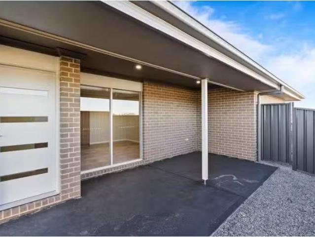 Charming 2/18 Dodworth St, Farley Townhouse for rent Listed b.
