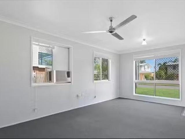 Nice 2/19 Elwing Street, Kawana, QLD 4701
