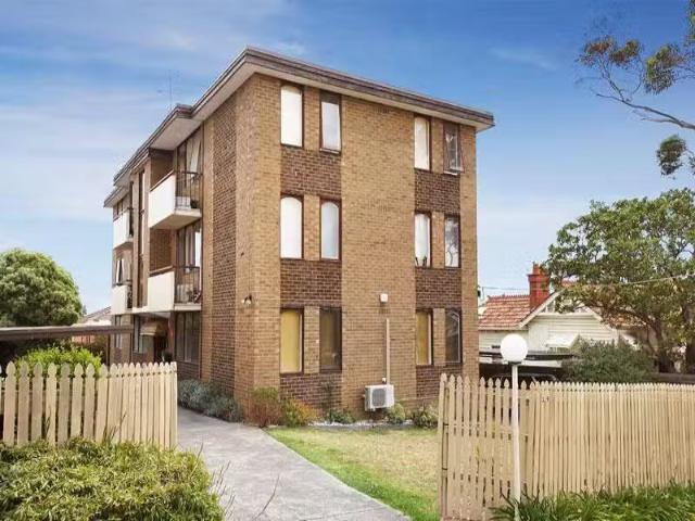 For Rent! 2/19 Roxburgh Street, Ascot Vale VIC 3032