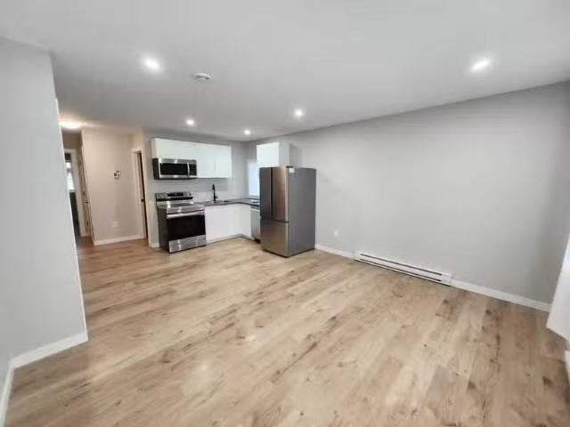 Just in! 210 Canterbury Street / 15 Lower Cove Loop NEW 3.