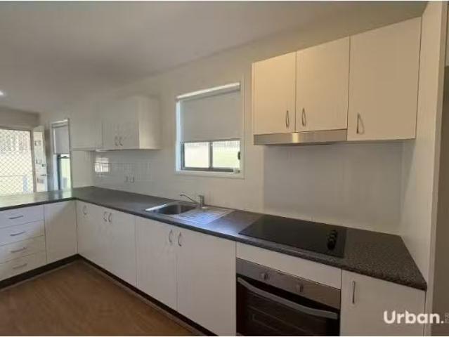 Unique 210 Ellalong Road, Ellalong House for rent Listed by B.