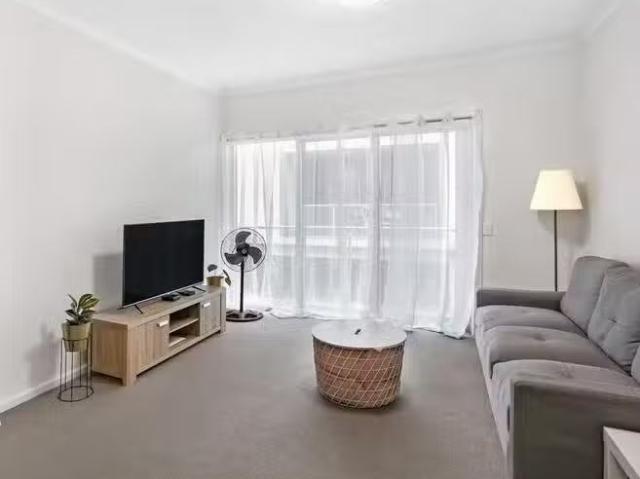 Nice 2/10 16 Light Common, Mawson Lakes, SA 5095