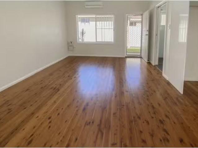 Deal! 2/11 Tamblin Street, Fairy Meadow Apartment for rent Li.