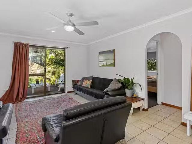 Cozy 2/11 13 Daisy Street, Elanora, QLD 4221