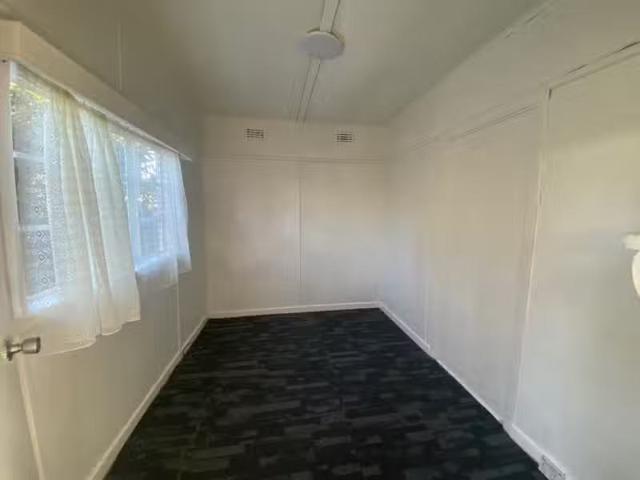 Cozy 2/130 Glengala Rd, Sunshine West VIC 3020