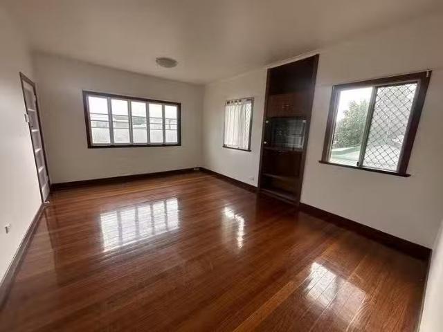 Deal! 213 Orange Grove Road, Coopers Plains, QLD 4108