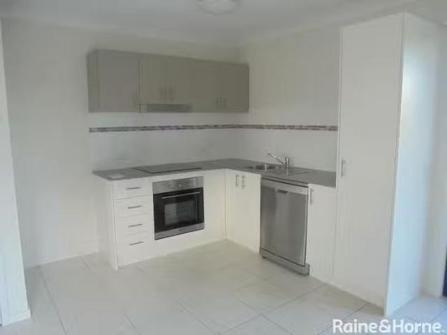 New 2/13 Pendragon Street, Raceview, QLD 4305