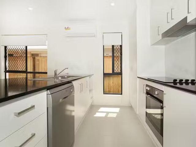Rental! 21 Heathwren Street, Forest Glen, QLD 4556