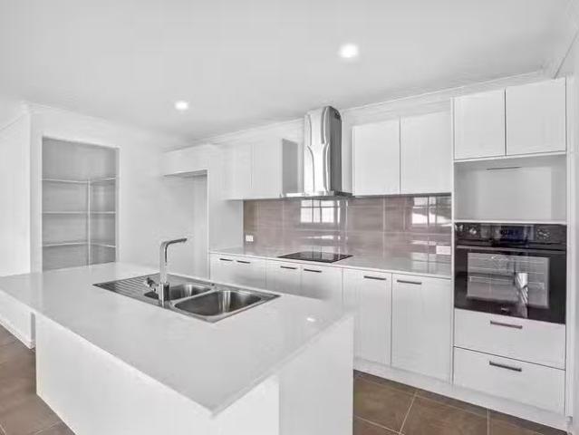 Cheap 21 Scenic Drive, Southside, QLD 4570