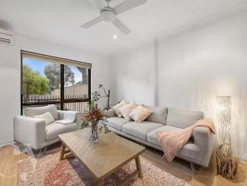 For Rent! 2/1 Stratford Street, East Fremantle, WA 6158
