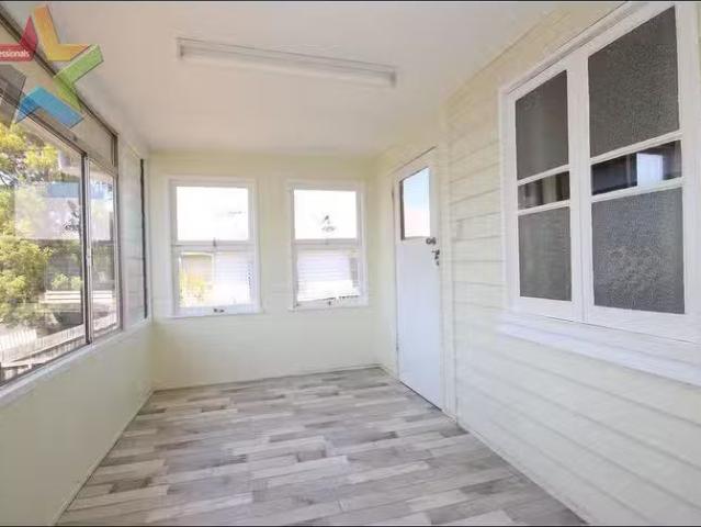 For Rent! 21 Rex Street, Eastern Heights, QLD 4305