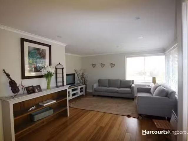 New 21 Woodlands Drive, BLACKMANS BAY, TAS 7052 House for Rent