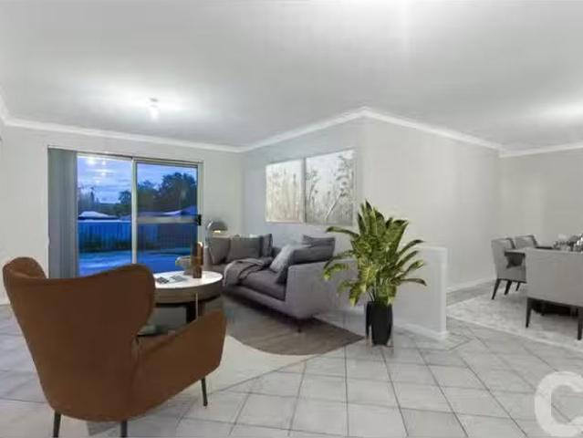 Unique 21 Werloo Court, Leda, WA 6170