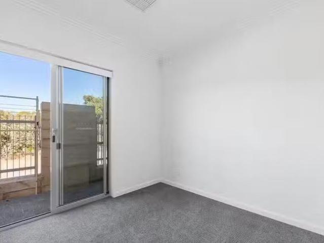 New 2/24 Cruizer Loop, Success, WA 6164