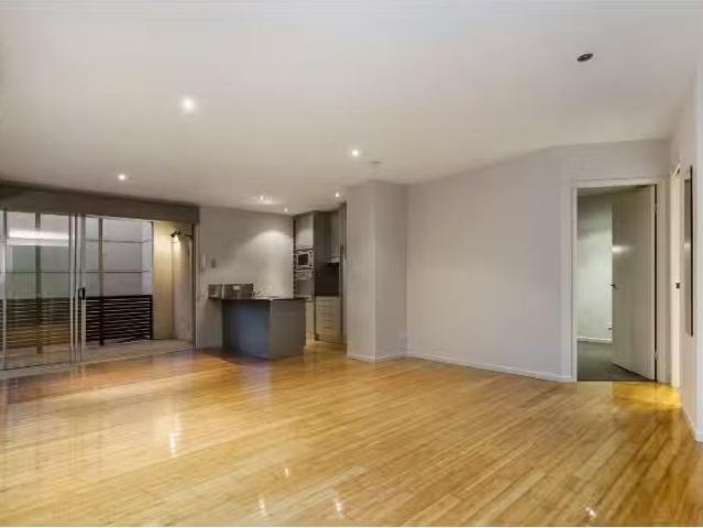 Rental! 2/26 Berry Street, SPRING HILL Apartment for rent Lis.