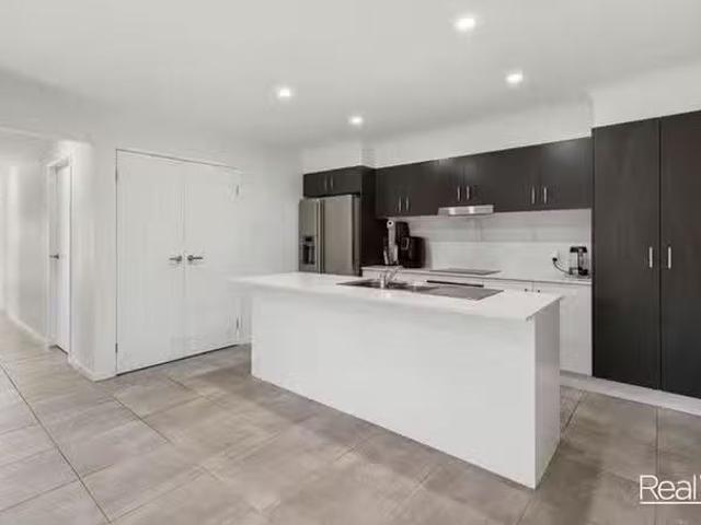 For Rent! 2/26 Shelby Street, Glenvale, QLD 4350