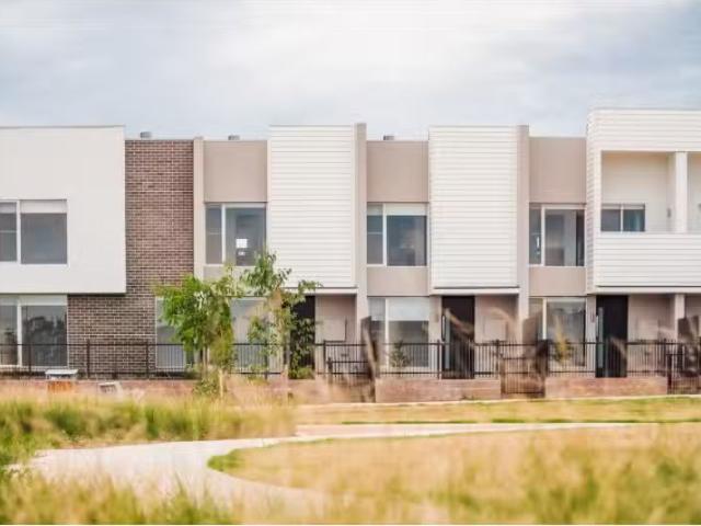 Charming 229 Jamboree Avenue, Denham Court Townhouse for rent.