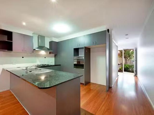 Nice 2/29 Tea Gardens, Gungahlin, ACT 2912