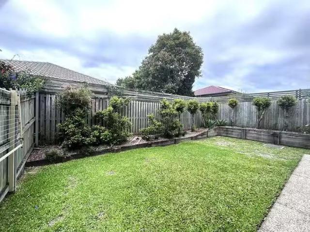 Just in! 2/22 Andrew Avenue, Little Mountain, QLD 4551