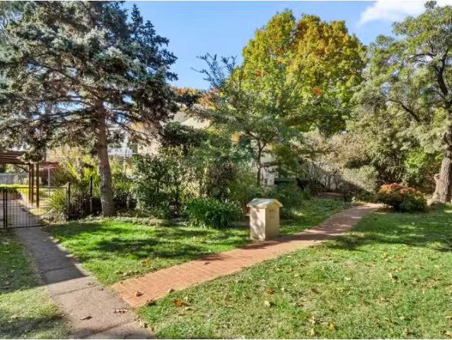 New 22 Gilbert Street, Hackett House for rent Listed by Anton.