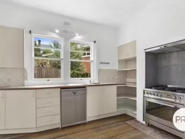 Rental! 2/2 Liverpool Crescent, WEST HOBART House for rent Li.