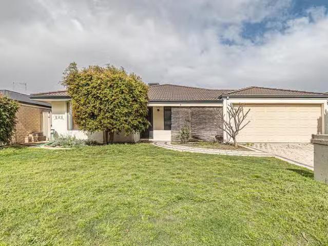 Cozy 22 Mary Mackillop Glen, Queens Park, WA 6107