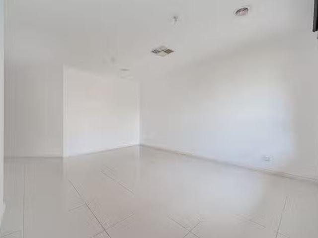 For Rent! 22 Wrigley Crescent, ROXBURGH PARK, VIC 3064 House.