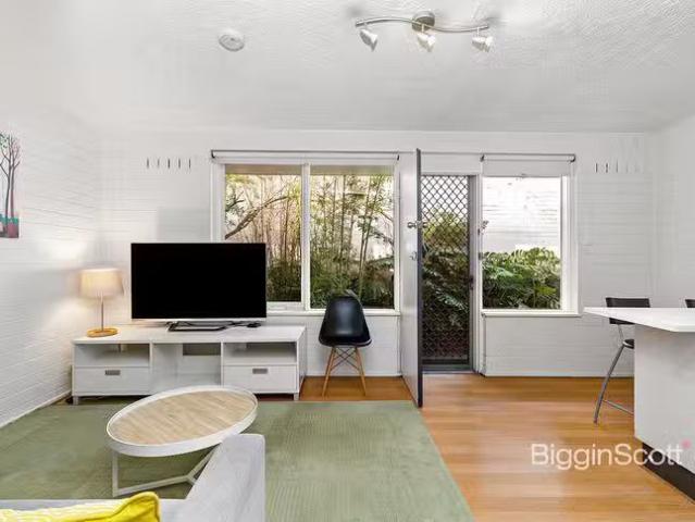Just in! 2/34 Adam Street, Burnley, VIC 3121