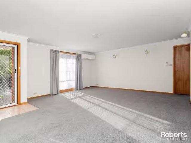 Nice 2/35 Las Vegas Drive, Prospect Vale, TAS 7250