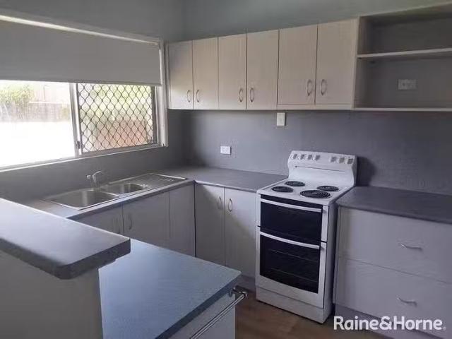 Charming 2/36 Rosewall Street, Moranbah, QLD 4744