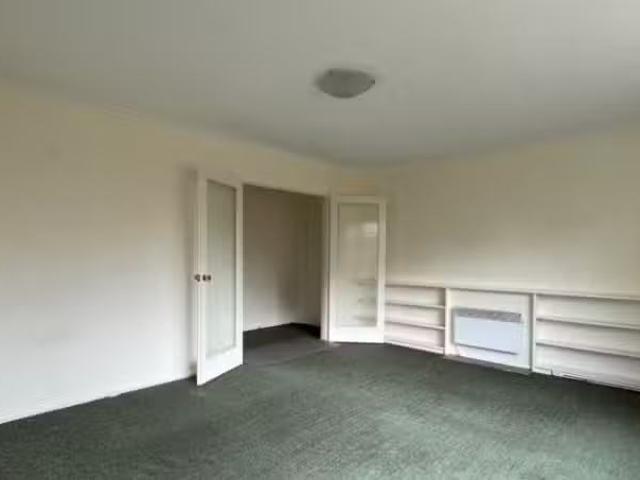 Cheap 23/92 102 The Avenue, Parkville, VIC 3052