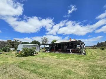 Nice 239 Towie Road, Middleinteraction, WA 6258