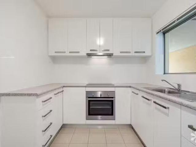 Rental! 2/30 Purdom Road, Wembley Downs, WA 6019