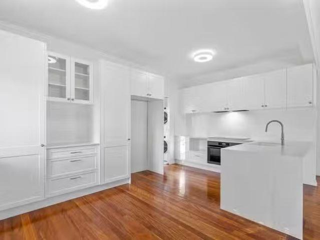Unique 230 Verney Road East, Graceville, QLD 4075