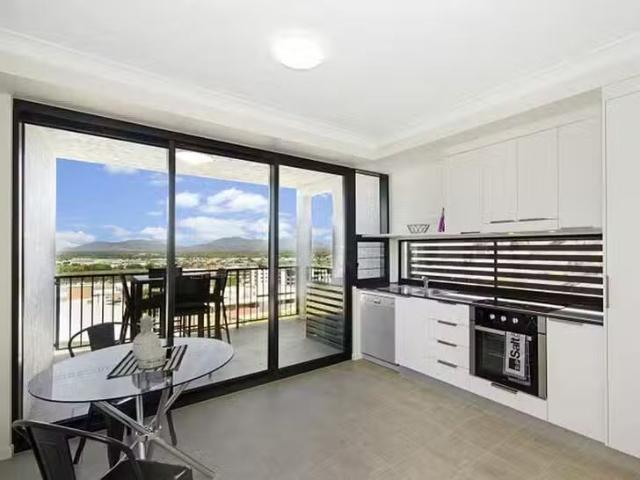 Cheap 2/31 Blackwood Street, Townsville City, QLD 4810