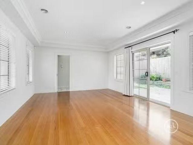Deal! 2/31 33 Old Aqueduct Road, Diamond Creek, VIC 3089