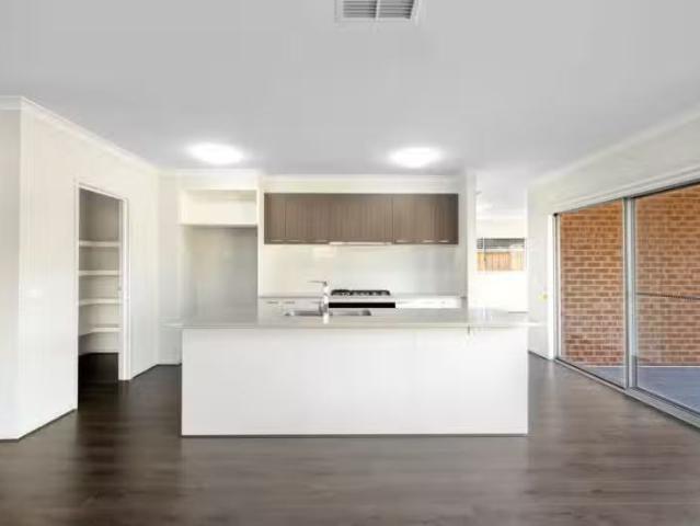 Cozy 23 Alverton Drive, Point Cook VIC 3030