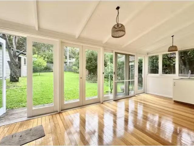 New 23 Stratford Avenue, Denistone House for rent Listed by A.