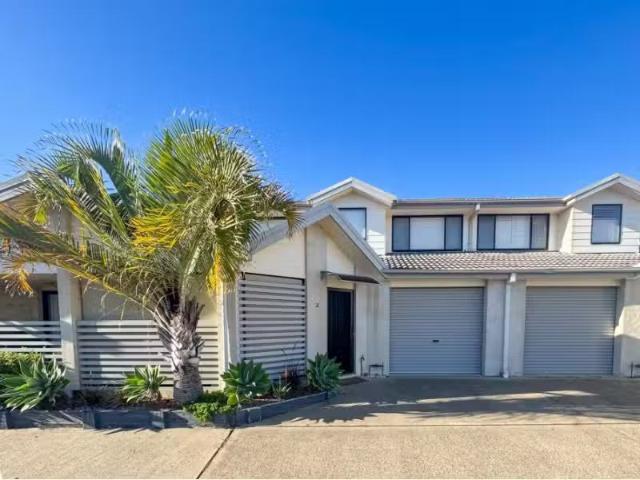 Cozy 2/3 Purser Street, SALAMANDER BAY Townhouse for rent Lis.