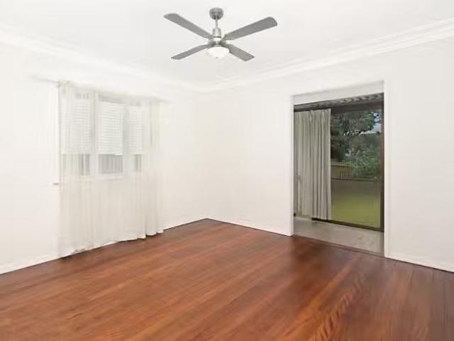 Nice 23 Riding Road, Hawthorne QLD 4171