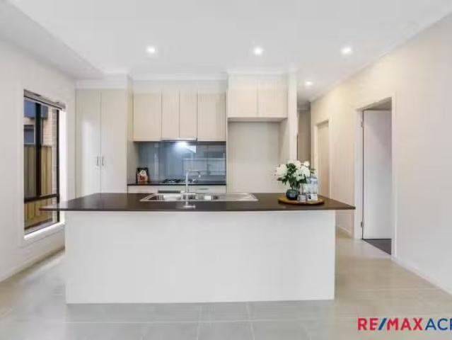 Cozy 23 Yarkon Way, Point Cook VIC 3030